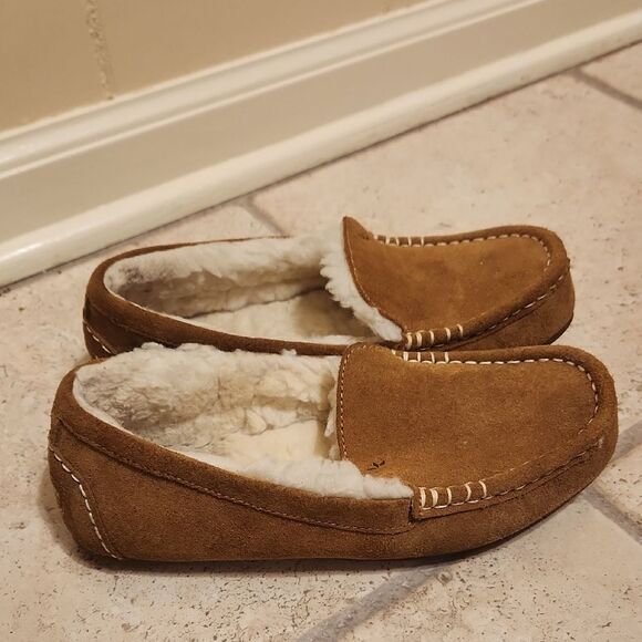 Koolaburra by Ugg Brown Suede Moccasin Slippers Size 7 - Picture 1 of 10